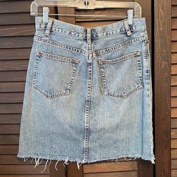 Gap Denim Frayed Hem Mini Skirt - Picture 2 of 6